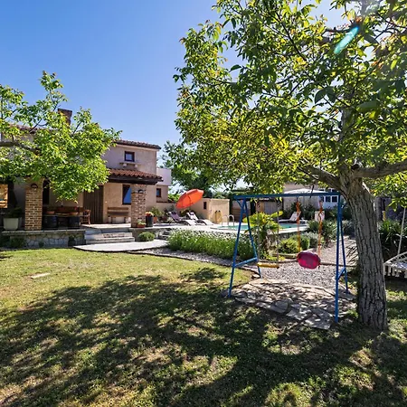 Ivona With Pool Villa *