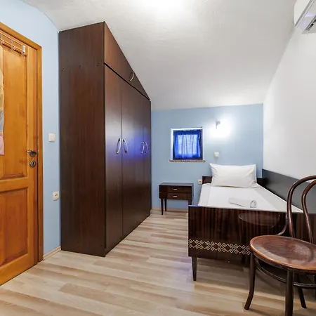 Ivona With Pool Villa *