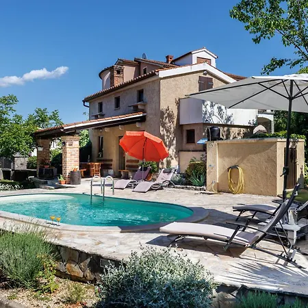 Villa Ivona With Pool *