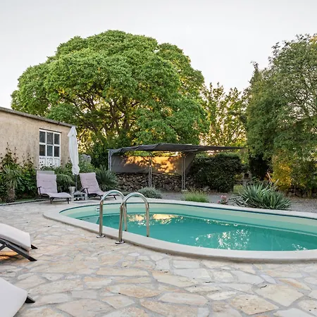 Ivona With Pool Villa