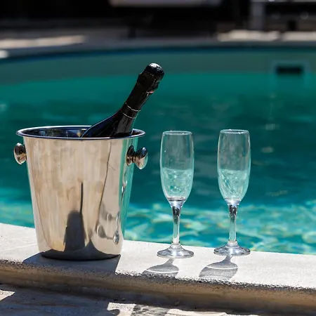 Villa Ivona With Pool