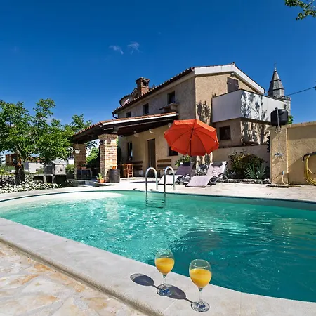 Villa Ivona With Pool