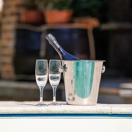 Ivona With Pool Villa