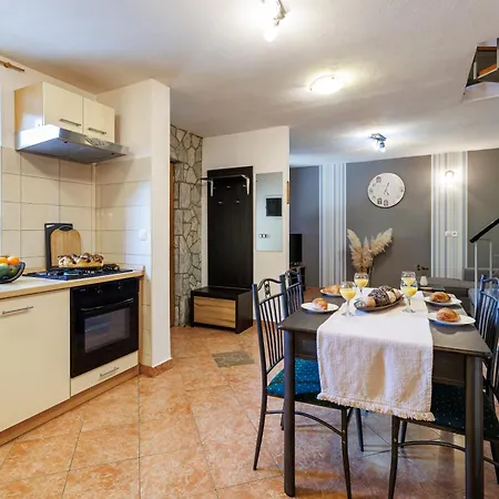 Ivona With Pool * Poljice(Krk)